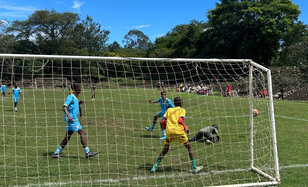 8-1 sejr over rivaler cementerer føring